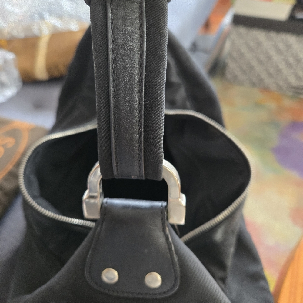 Tod's Hobo Shoulder Bag - Picture 10 of 11